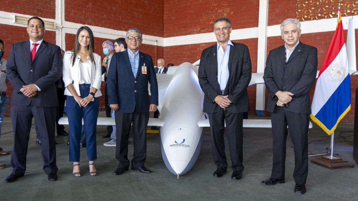 PTI participó de la presentación de una nave de Aerovehicles Paraguay