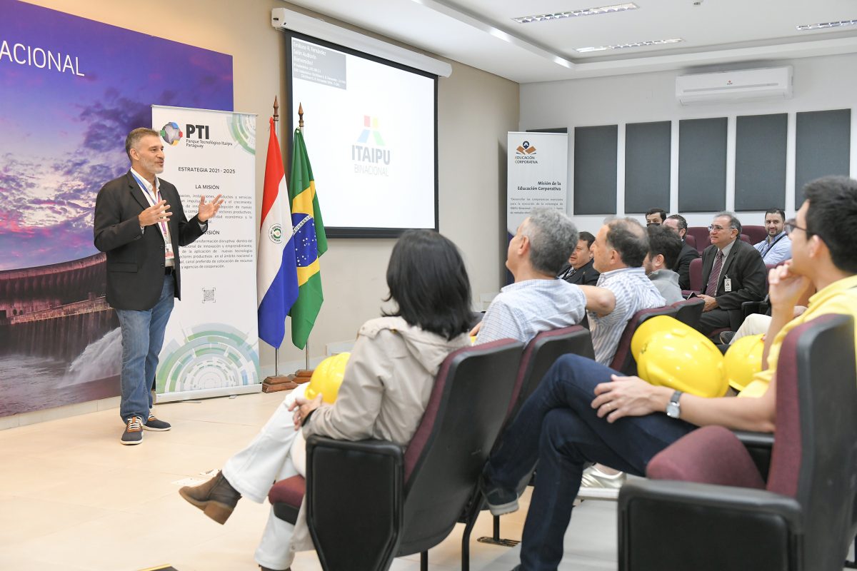 Delegación de DENDE visitó el PTI-PY