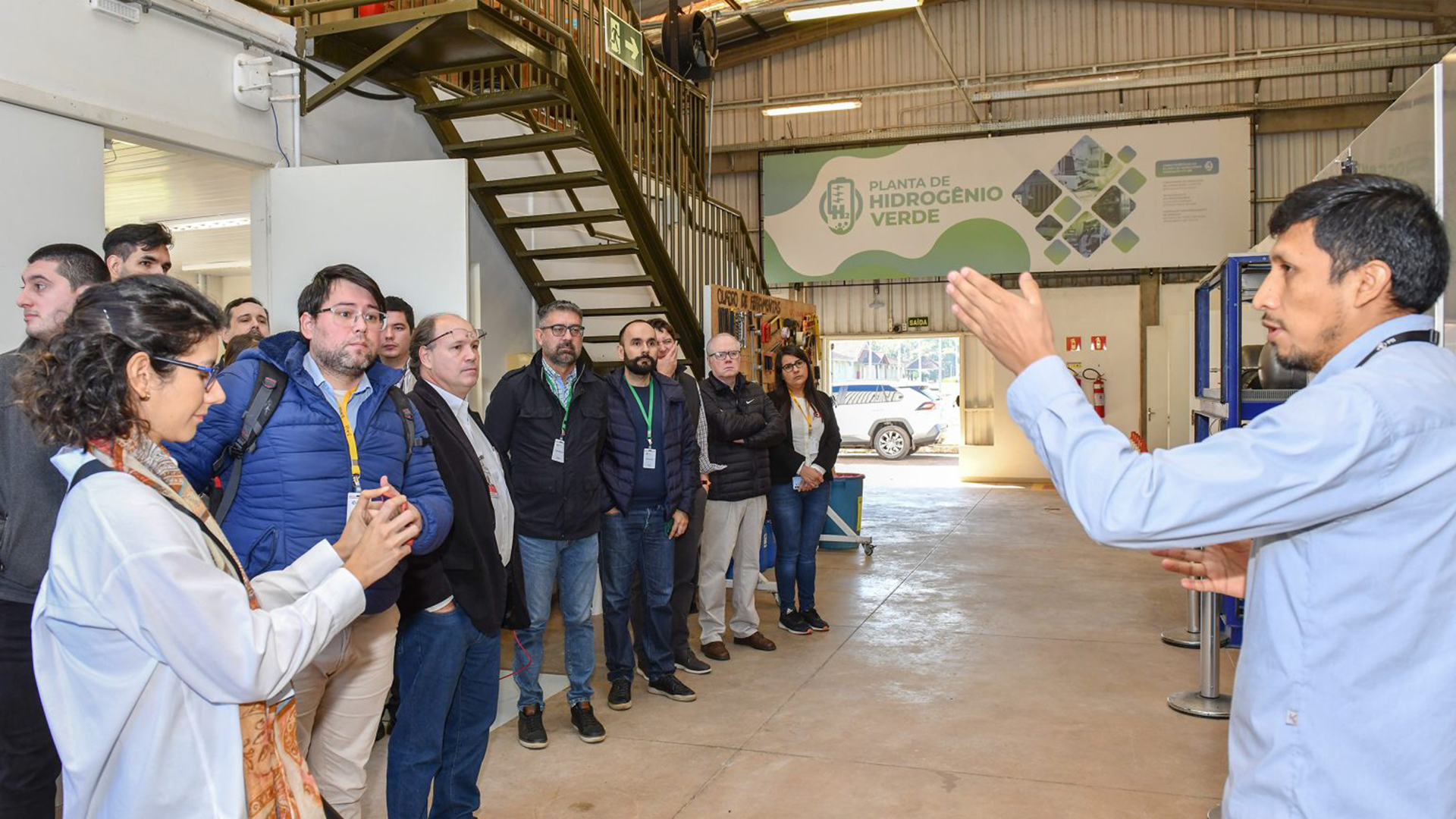 Comitiva del CTN-70 visitó planta de hidrógeno verde de PTI-BR