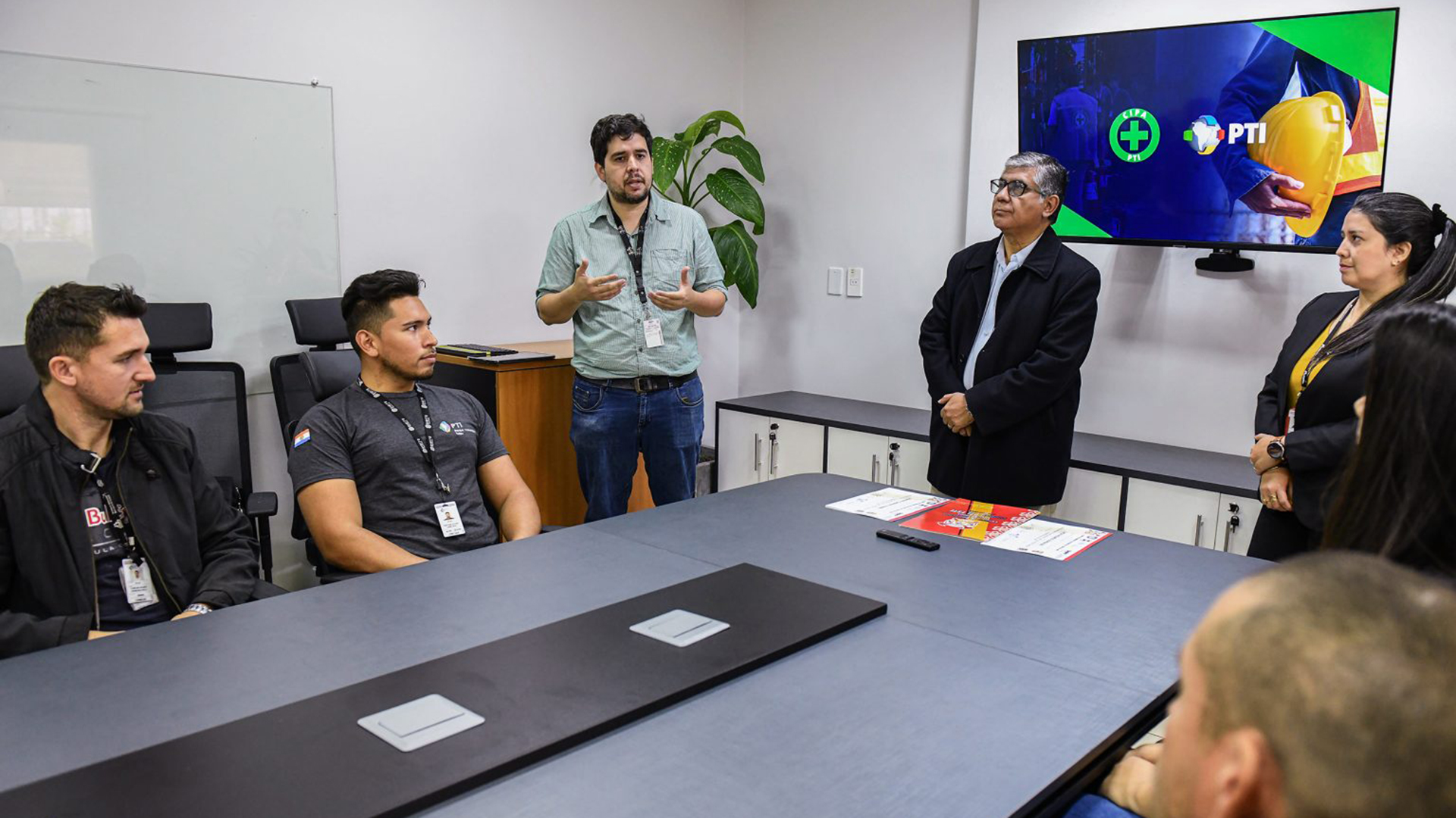 Certifican a colaboradores del PTI-PY en prevención de incendios, uso de extintores y primeros auxilios