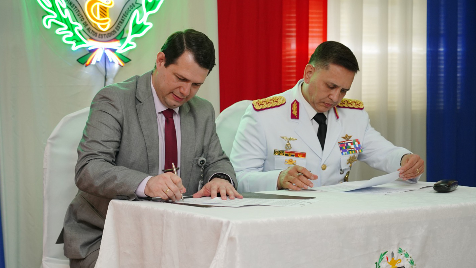 COLABORACIÓN ENTRE EL PTI PARAGUAY Y EL INSTITUTO DE ALTOS ESTUDIOS ESTRATÉGICOS PARA PROMOVER UNA EDUCACIÓN INTEGRAL Y FORMATIVA