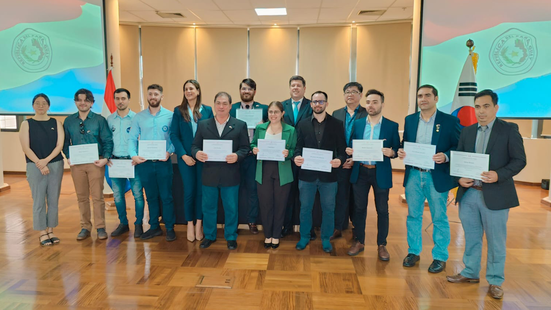 NUTRIDOS DE NUEVOS CONOCIMIENTOS, RETORNARON INGENIEROS PARAGUAYOS CAPACITADOS EN COREA DEL SUR