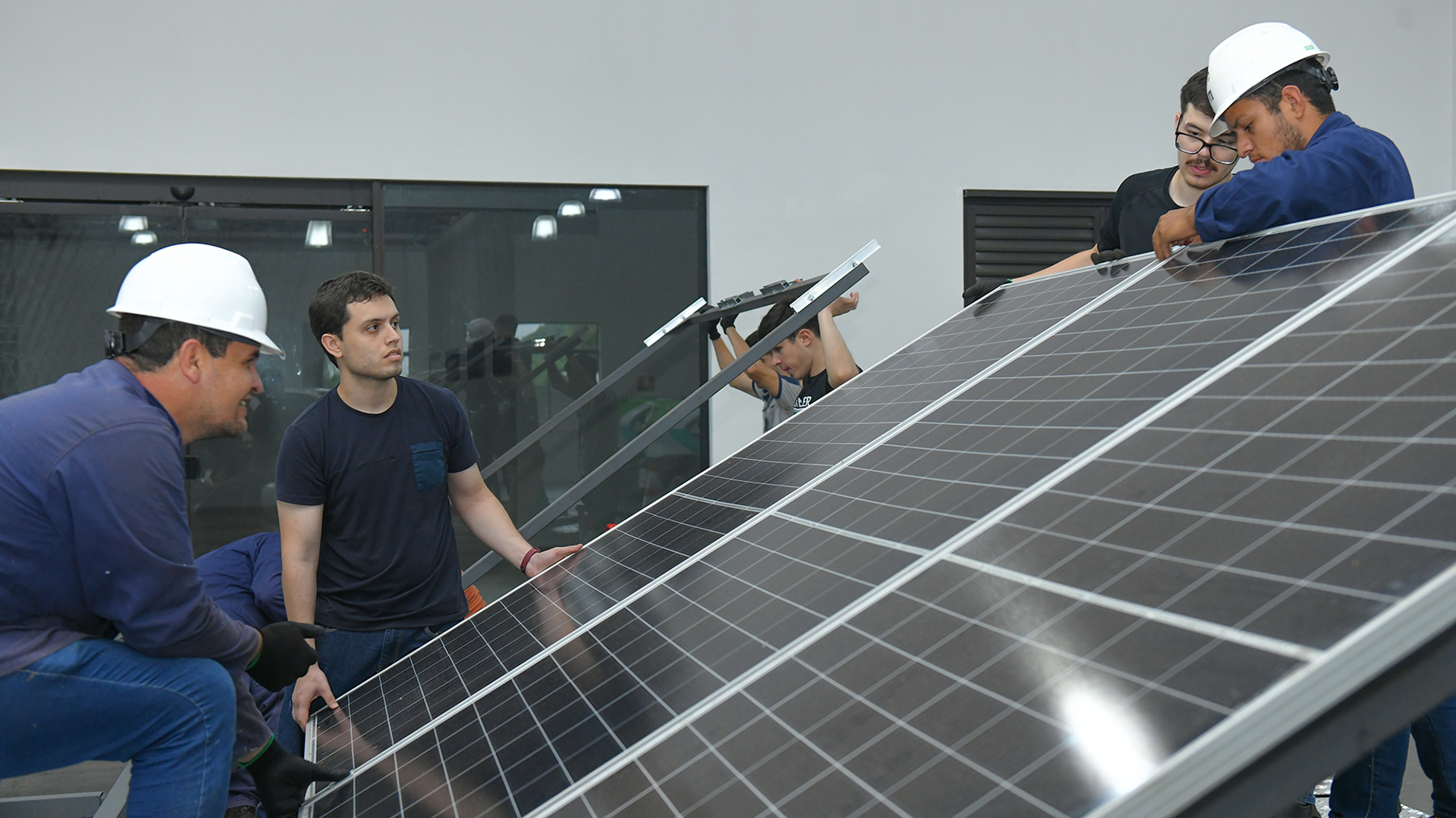 ASESORÍAS DE ENERGÍAS RENOVABLES DE ITAIPU, EN CONJUNTO CON PTI PARAGUAY Y BRASIL, FIRMARÁN CONVENIO PARA PROMOVER, MONITOREAR E INVESTIGAR SISTEMA DE ENERGÍA SOLAR FLOTANTE