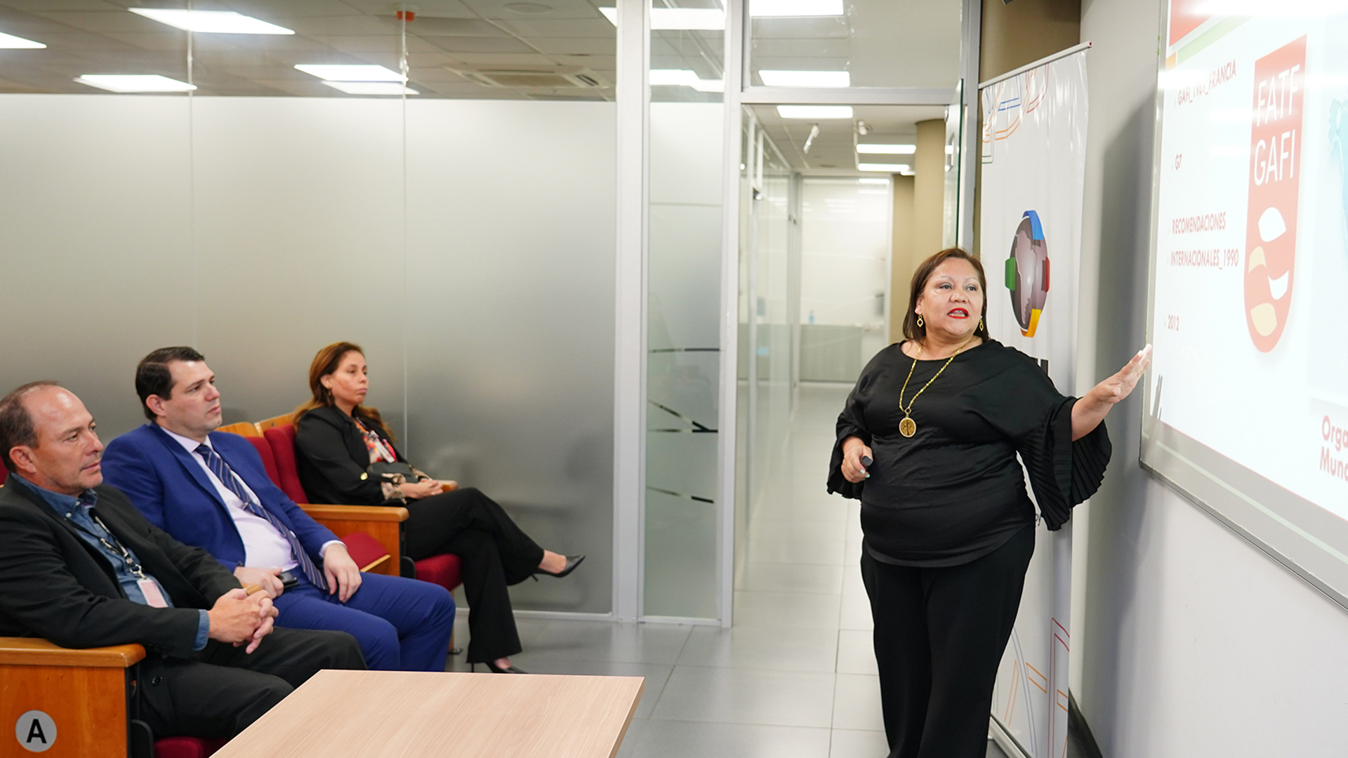 PTI PARAGUAY INSTRUYE A SUS EMPLEADOS EN PRÁCTICAS DE PREVENCIÓN CONTRA EL LAVADO DE ACTIVOS