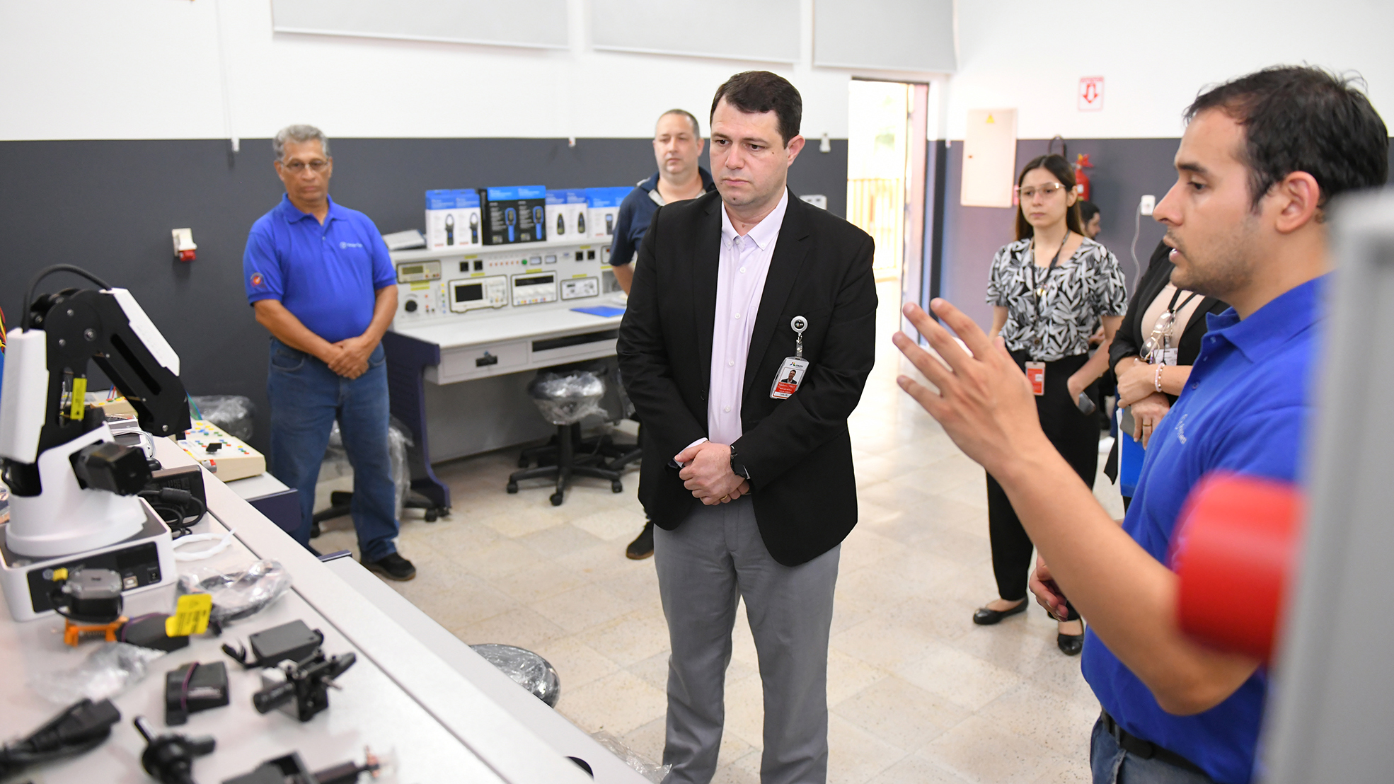 ITAIPU Y PTI PARAGUAY TRABAJAN EN LA MODERNIZACIÓN DE LABORATORIOS DE BACHILLERATOS TÉCNICOS A NIVEL NACIONAL