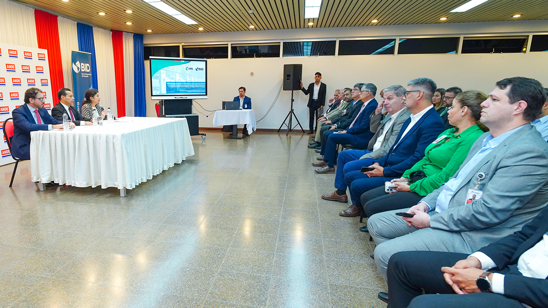 PTI PARAGUAY PRESENTÓ RESULTADOS DE CONSULTORÍA INTERNACIONAL SOBRE «MOVILIDAD ELÉCTRICA»