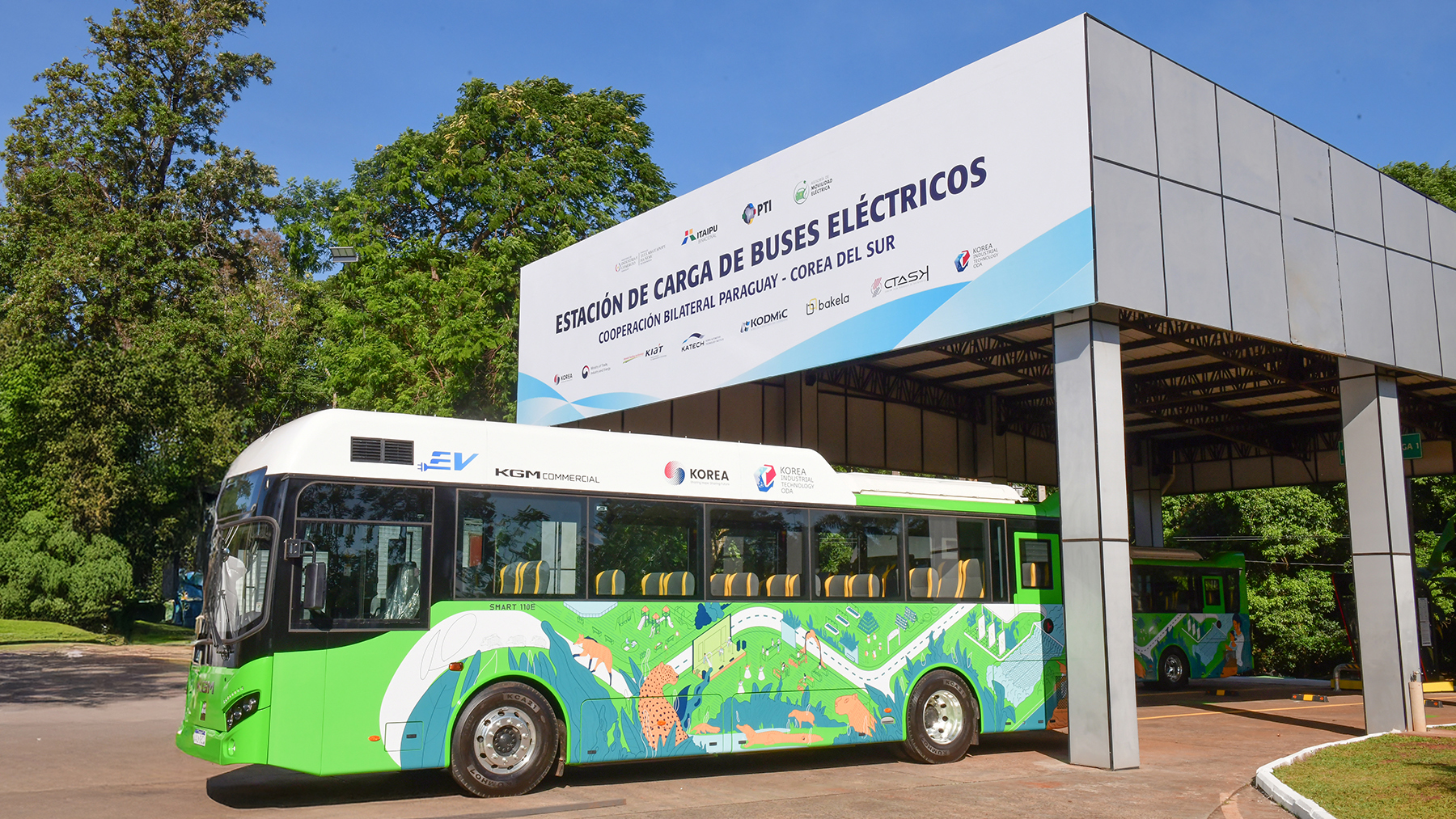 Inicia la implementación de buses eléctricos donados por Corea del Sur en la ciudad de Hernandarias