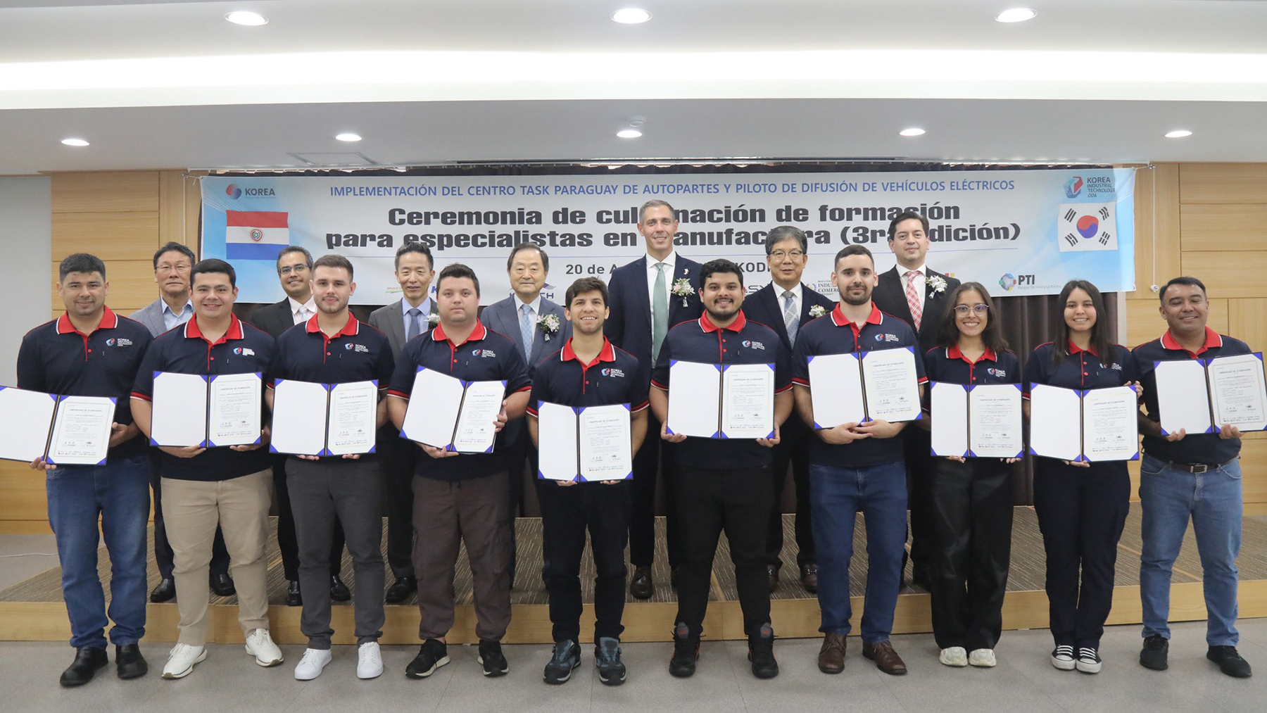 Paraguay sigue sumando técnicos en matricería y electromovilidad formados en Corea del Sur