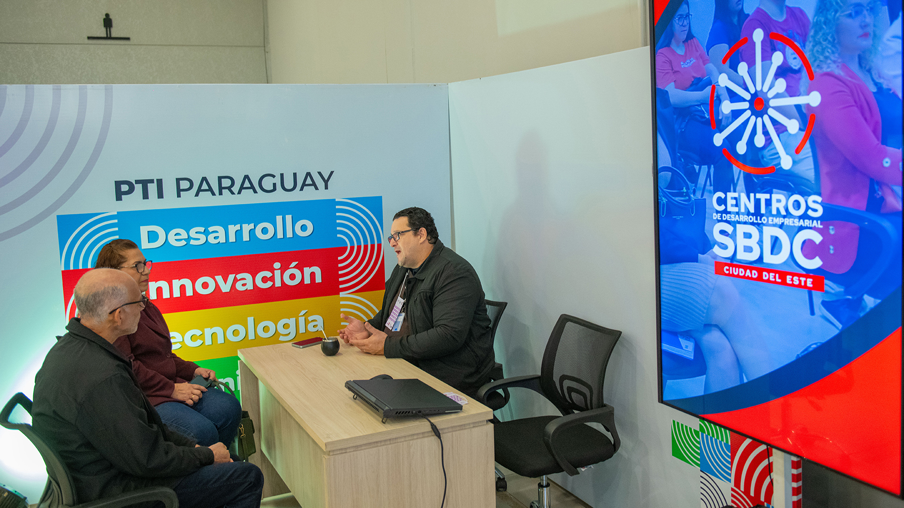 PTI Paraguay acompañó a emprendedores con asesoramiento especializado en la Expo Emprende